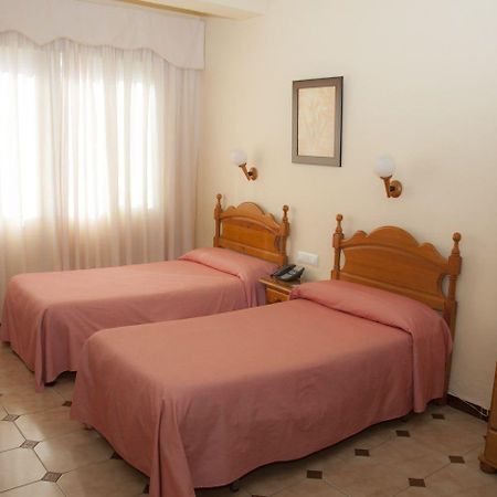 Hostal Paris La Línea de la Concepción Εξωτερικό φωτογραφία