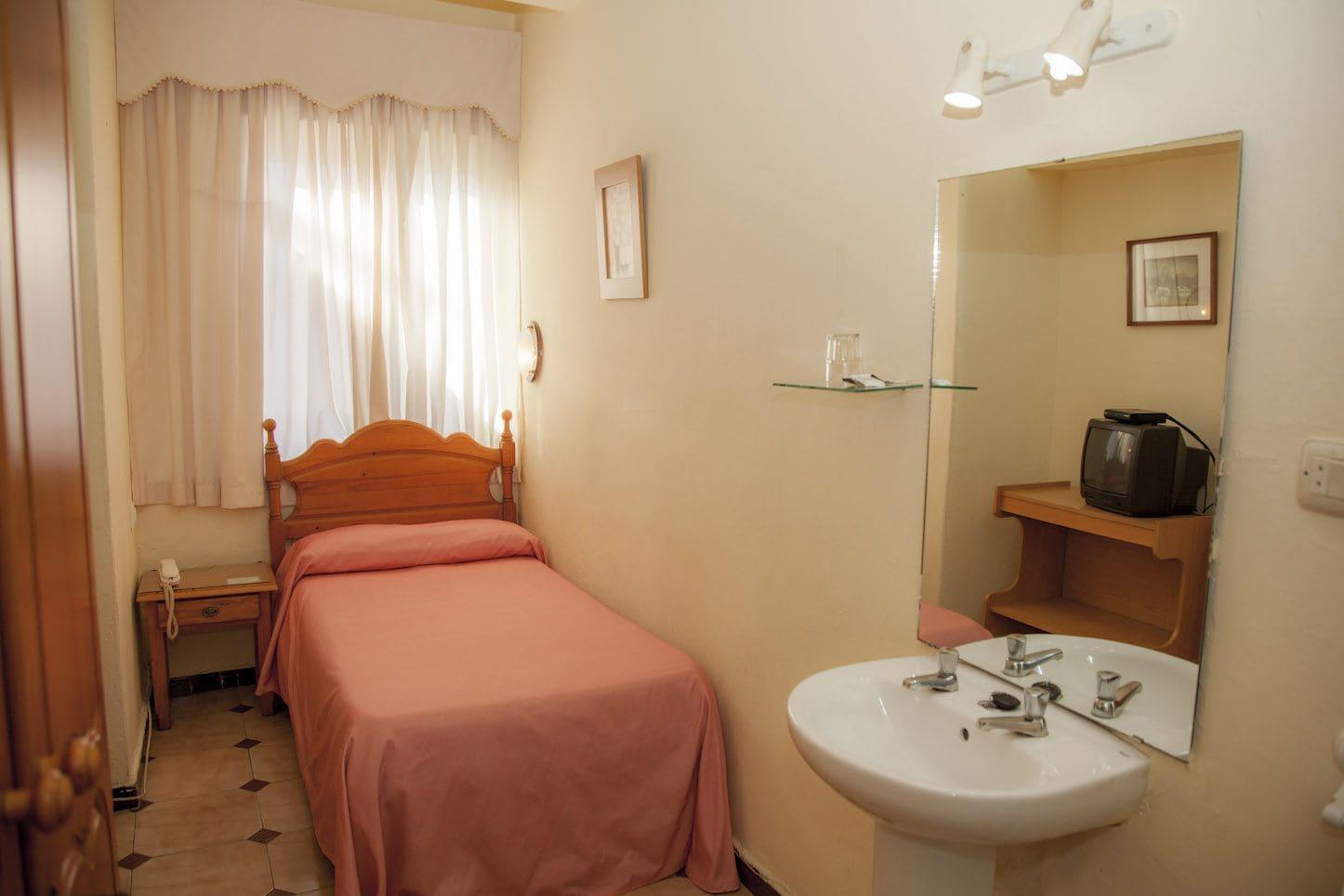 Hostal Paris La Línea de la Concepción Εξωτερικό φωτογραφία