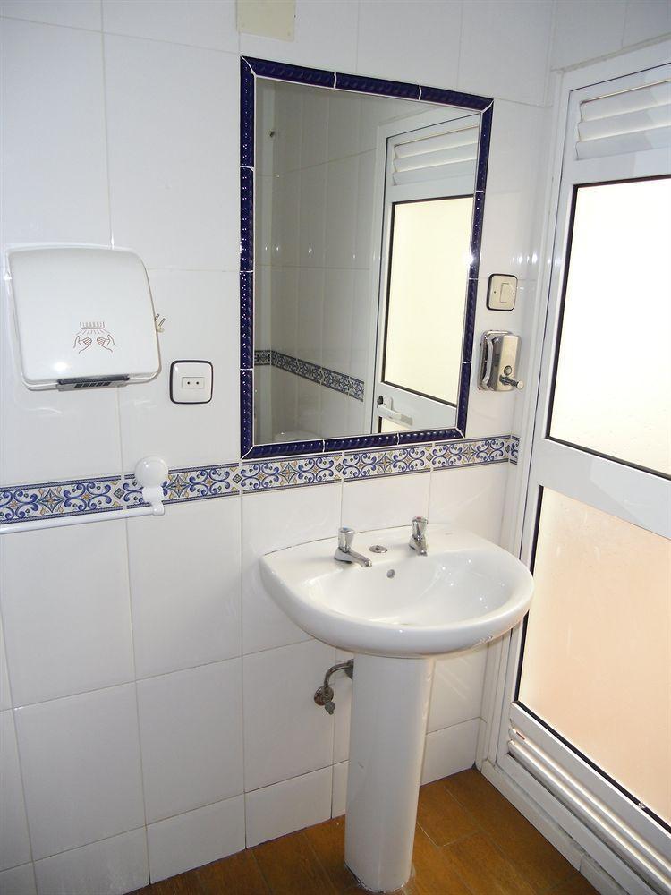 Hostal Paris La Línea de la Concepción Εξωτερικό φωτογραφία